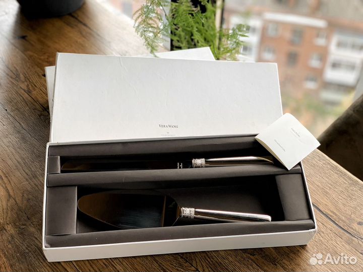 Набор свадебных приборов для торта Vera Wang лопат