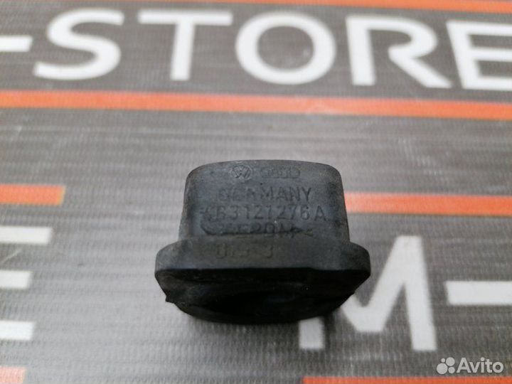 Крепление радиатора Audi A4 B6 ALT 2003