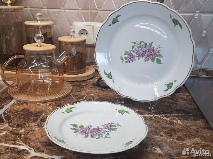 Тарелка из серии Сирень Дулево