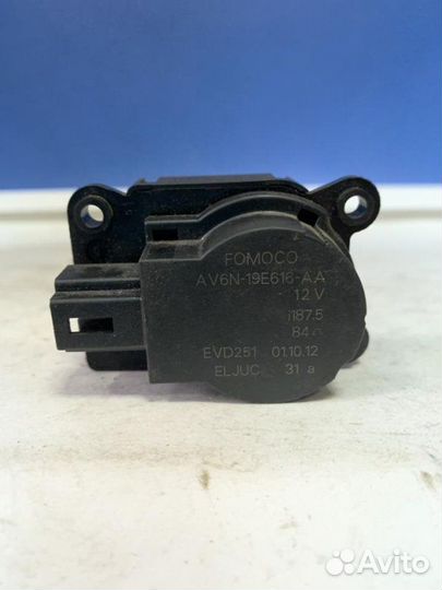 Моторчик заслонки печки Ford Focus 3 2011-2019