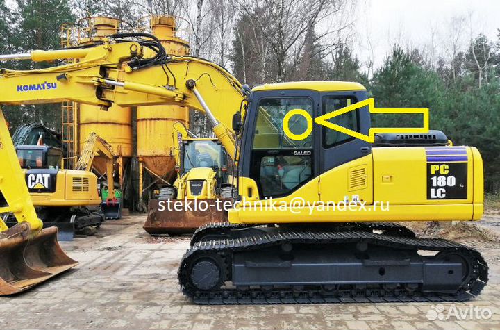 Стекло форточки на экскаватор Komatsu PC 200/300