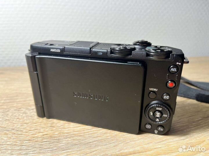 Компактный фотоаппарат Samsung EX1