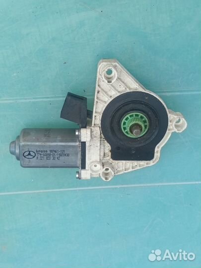 Mercedes-Benz W221 Моторчик стеклоподъемника задни