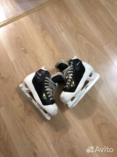 Коньки вратарские