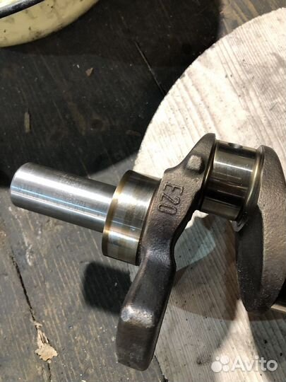Коленвал Mercedes M111, 2.0L