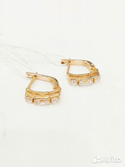 Серьги с синтетическим камнем Золото