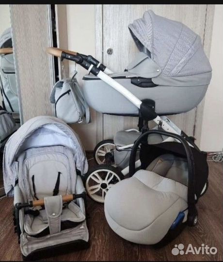 Коляска 3 в 1 с автолюлькой