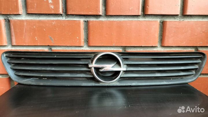 Решетка радиатора Opel Astra G (1998-2009)