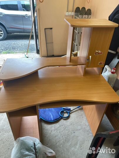 Компьютерный стол бесплатно