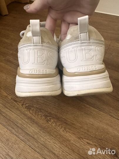 Кроссовки женские guess