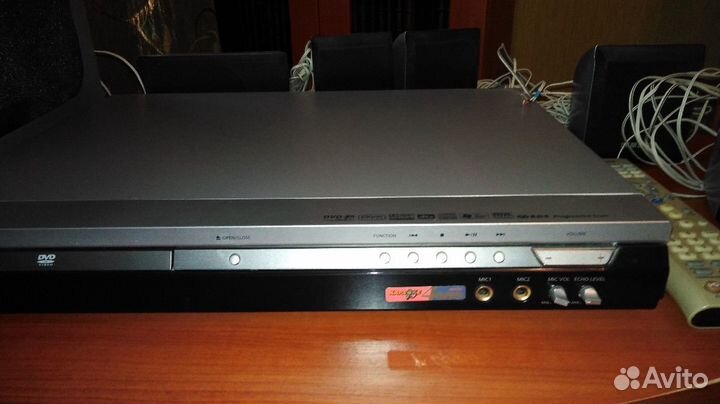 Домашний кинотеатр с проигрывателем DVD-караоке