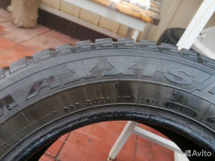 Maxxis ArcticTrekker NP3 215/65 R16 102T