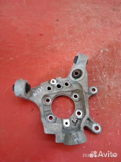 Поворотный кулак Nissan Teana J31