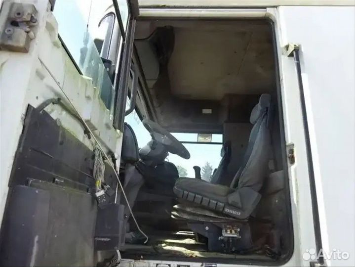 В разборке грузовик Renault,Magnum II 1996-2001
