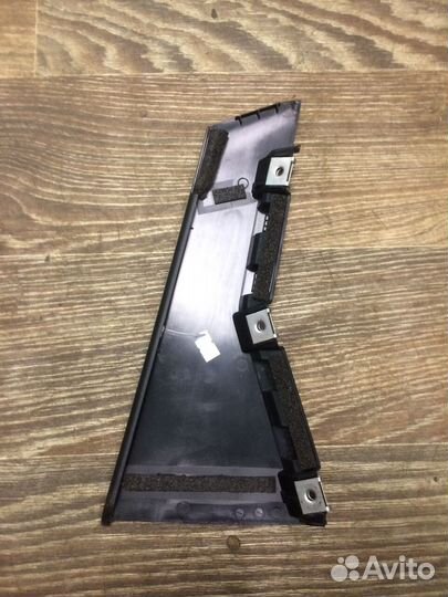 Накладка рамки левой задней двери Renault Arkana