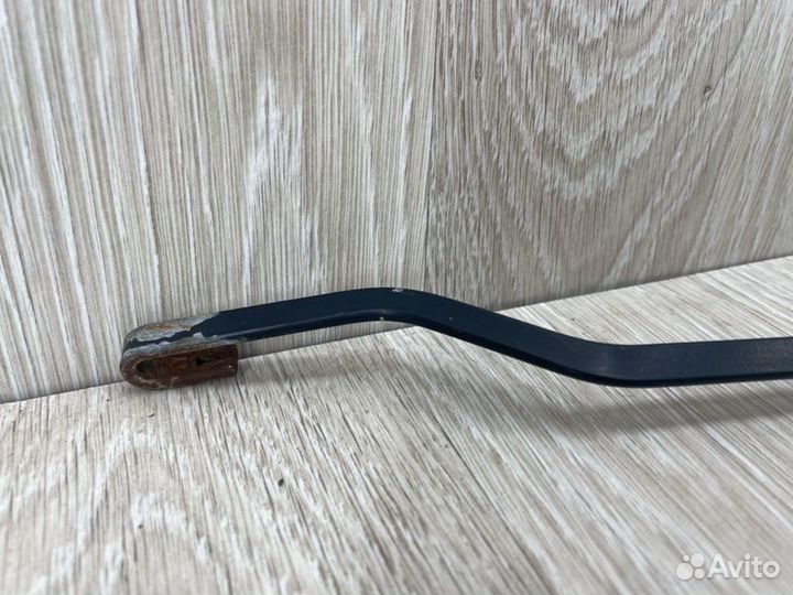 Поводок стеклоочистителя передний правый Hyundai