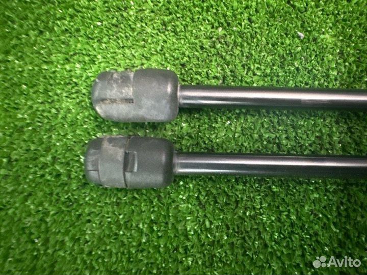 Газовые упоры багажника Skoda Octavia A7 1.6 cwva