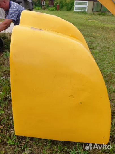 Продам капот на экскаватор