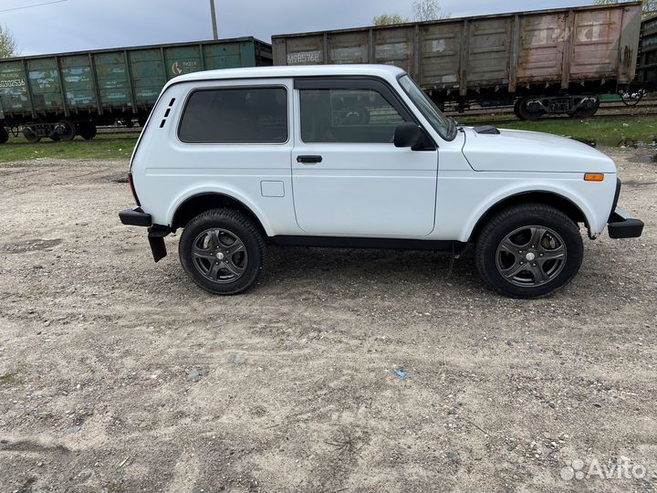 LADA 4x4 (Нива) 1.7 МТ, 2015, 97 000 км
