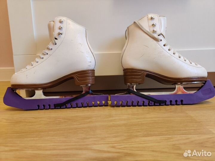 Фигурные коньки Jackson Artiste 13c