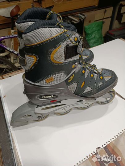 Роликовые коньки