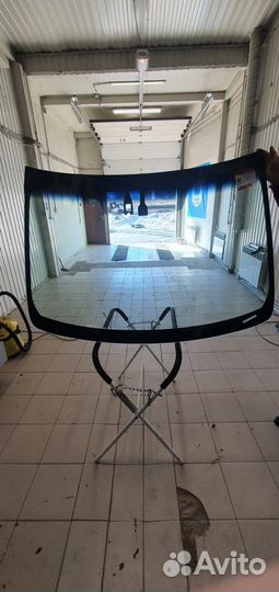 Лобовое стекло на Тойота Камри