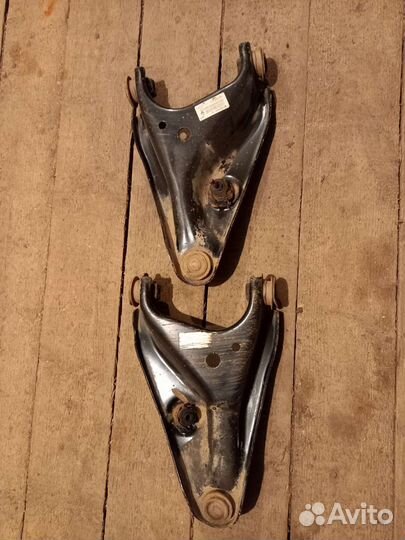 Рычаги опорные на рено логан 2, б/у