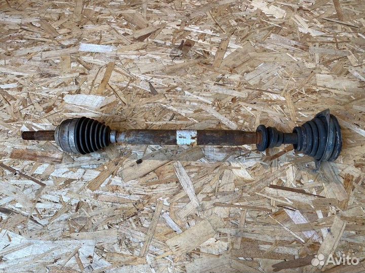 Полуось (привод) передняя левая Renault Logan