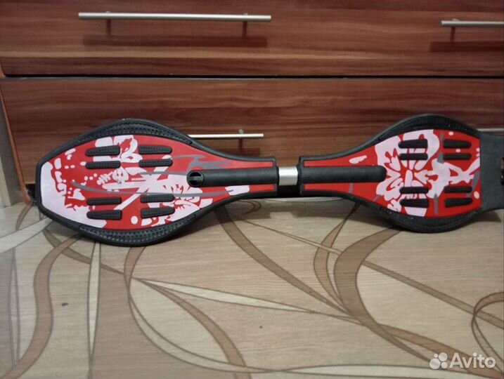 Скейтборд на двух колесах