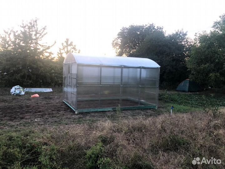 Теплица с поликарбонатом