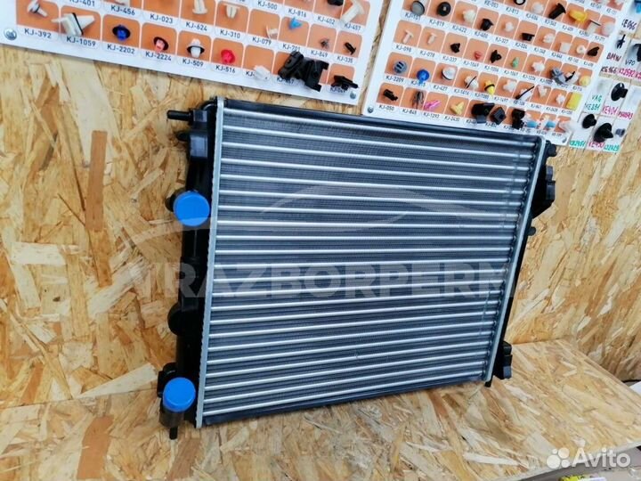 Радиатор осн. Renault Logan