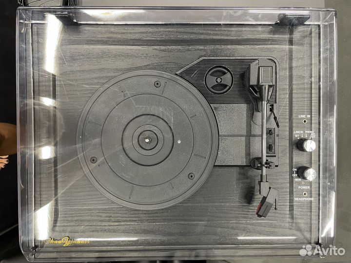 Виниловый проигрыватель