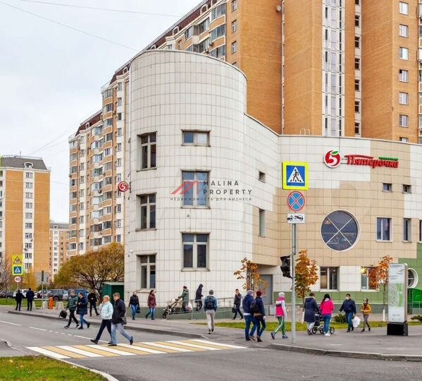 Сдам торговое помещение, 380 м²