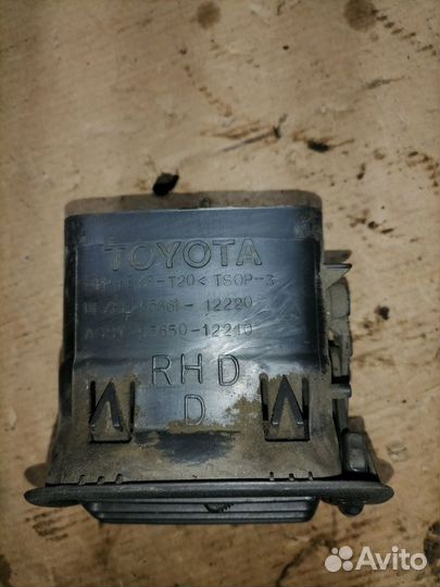 Дефлектор правый Toyota Sprinter Carib AE110