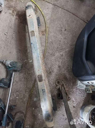 Усилитель бампера заднего Пежо 307 SW