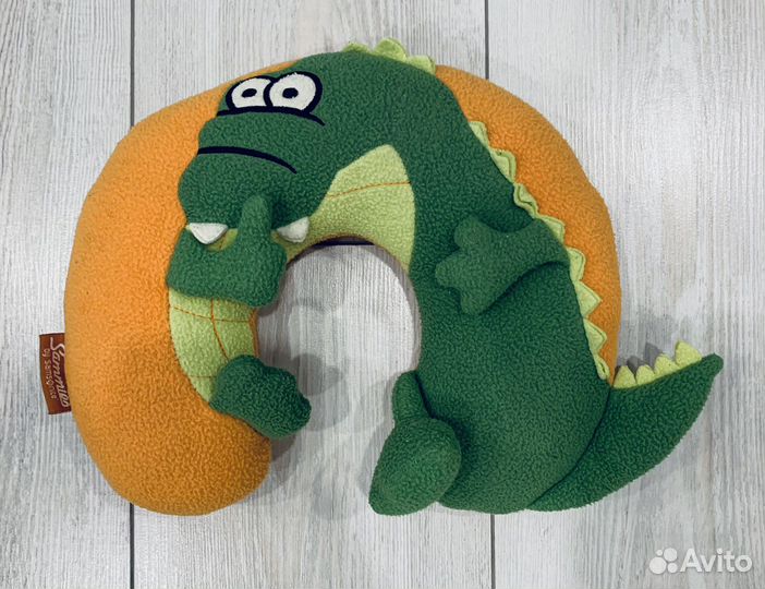 Подголовник автомобильный