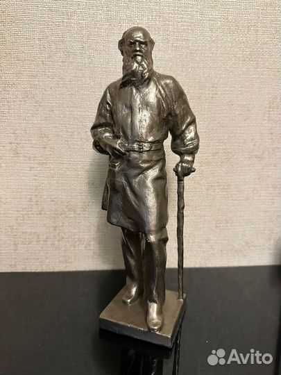 Скульптура. Лев Николаевич Толстой