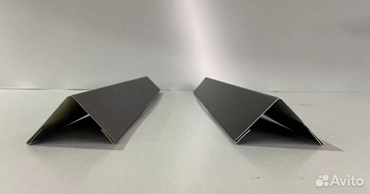 Уголок оцинкованный с вальцовкой и без евростандар