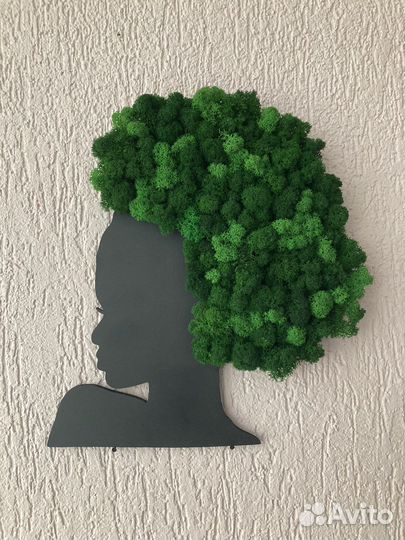 Картина, панно из мха девушка