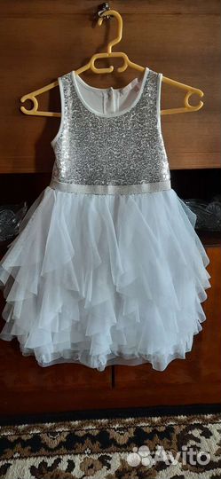 Нарядное белое платье 5-7лет