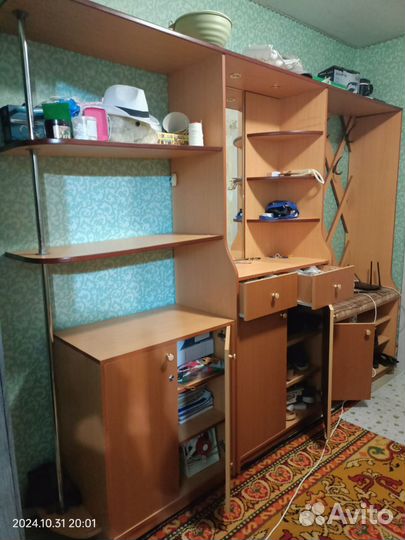 Продаю прихожую