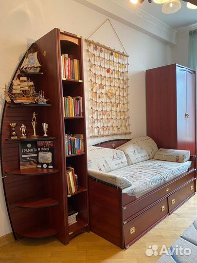 Детская кровать, шкаф, тумба, стол в морском стиле