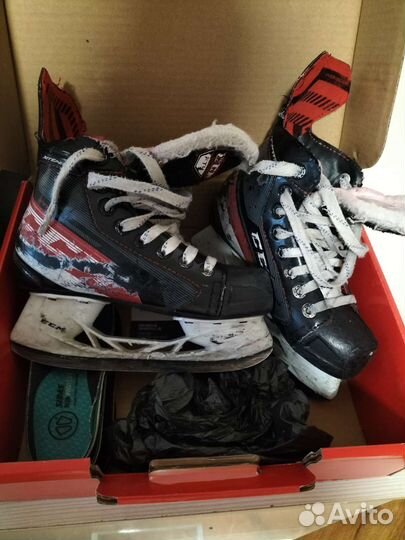 Коньки хоккейные ссм