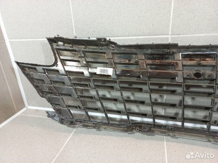Решетка радиатора Kia Carnival 4