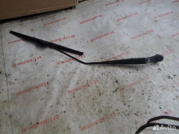 Поводок дворника правый Mitsubishi Lancer 9 2003-2