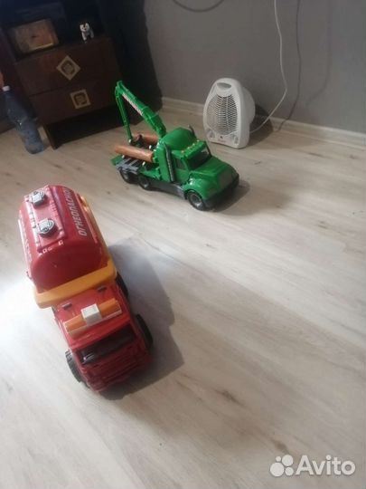 Машина бензовоз и лесовоз