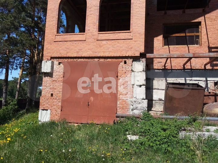 Коттедж 350 м² на участке 9,7 сот.