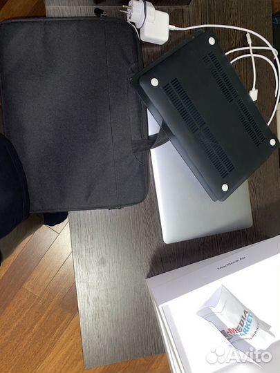 Apple MacBook air 13 2020 m1 8gb 256