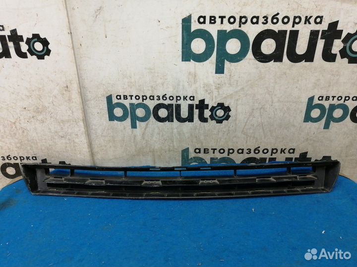 Решетка переднего бампера верхняя 9656055277