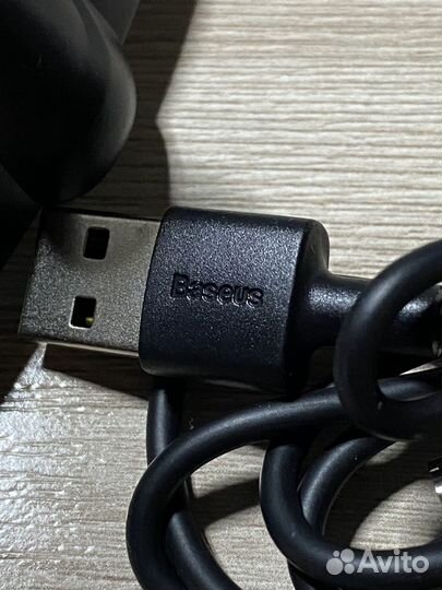 Держатель для телефона в машину с зарядкой Baseus